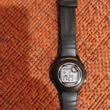 Casio- muški sat ,200W