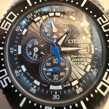 Citizen Eco-drive diver sat prodajem povoljno,sat je novi.