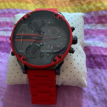 DIESEL MR. DADDY CHRONOGRAPH RED WATCH DZ7370