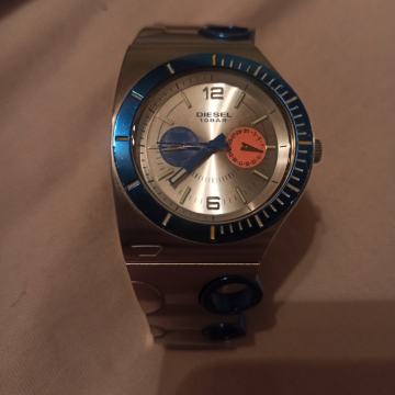 DIESEL muški sat (Limited Edition)