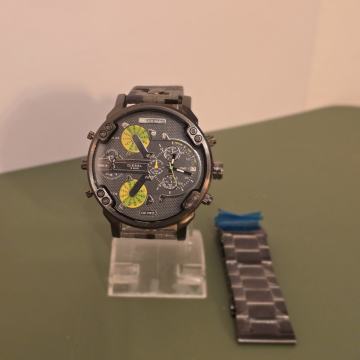 Diesel sat DZ7311 maskirna narukvica (dodatno metalna narukvica)