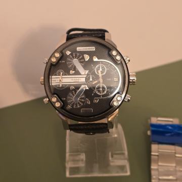 Diesel sat DZ7313 kožna narukvica (dodatno metalna narukvica)