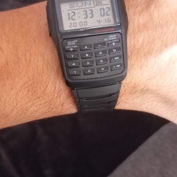 digitalni muški ručni sat