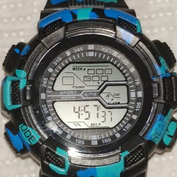 Digitalni sat maskirni plavi. Novo!