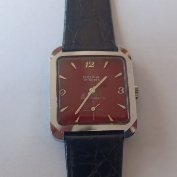 DOXA SQUARE BURGUNDY 1961