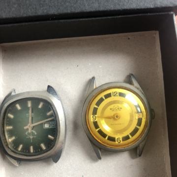 Dva stara sata sa slika