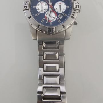 FOSSIL SAT U SUPER STANJU