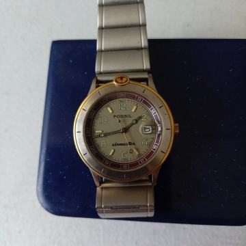 Fossil Sirmaster, analogni sat