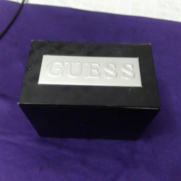 GUESS KUTIJA ZA SAT