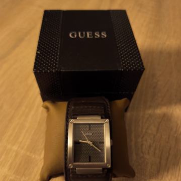 Guess muški sat s kožnim remenom