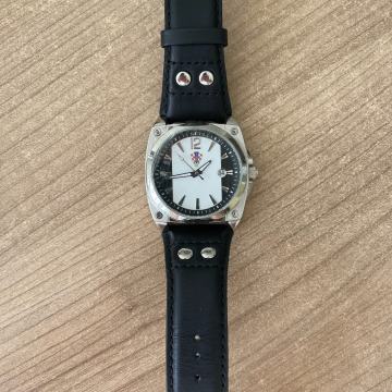 Hrvatska HNS muški sat