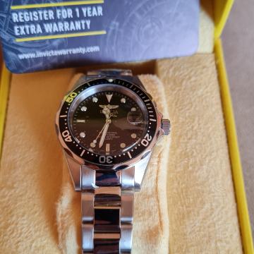 Invicta 8932 sat