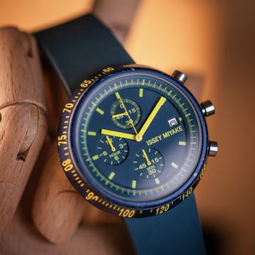 Issey Miyake Trapezoid SILAT002