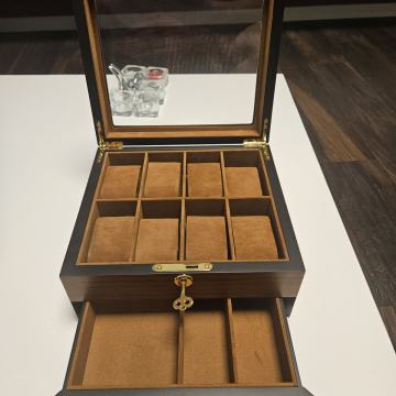 Kutija za 8 satova i nakit Drvo