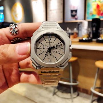 Kvarcni muški sat BVLGARI Octo Finissimo Chronograph