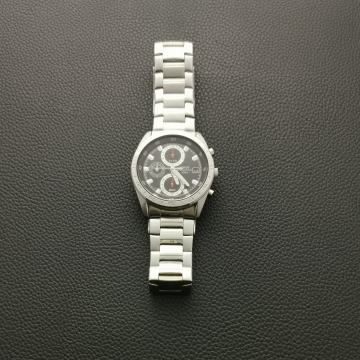 Lorus kronograf 100m s datumom