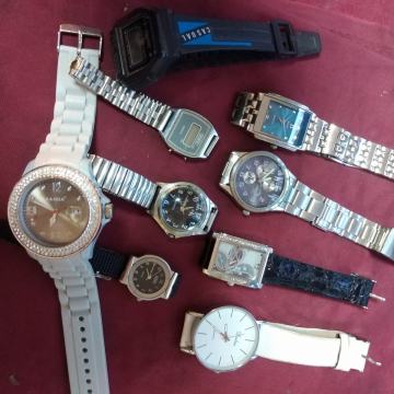 Lot 10 quartz satova  Akcija. prilika