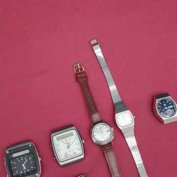 LOT ( šest ) Seiko satova