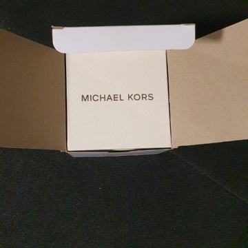 Michael Kors sat
