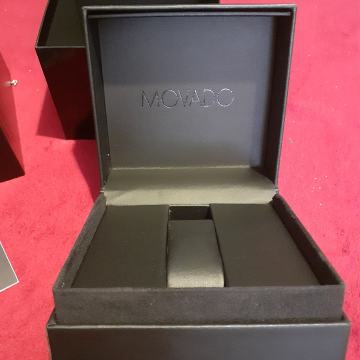 Movado nova kutija za sat