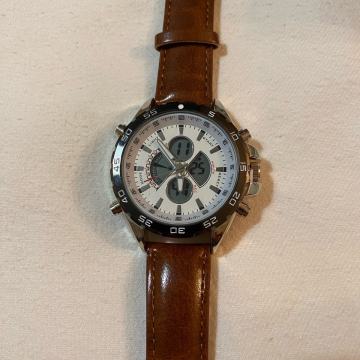 Novi muški chronograph sat