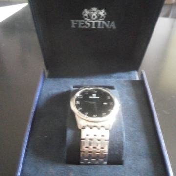MUŠKI SAT FESTINA PRODAJEM