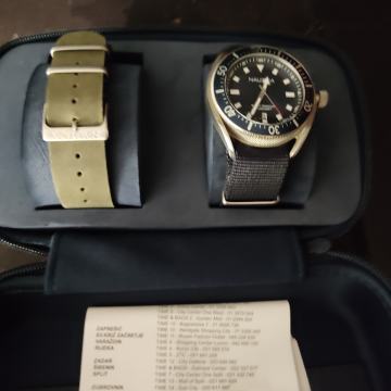 Nautica muski sat