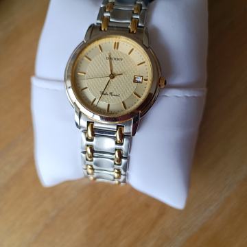 Nenošen sat prodajem za 90 eura