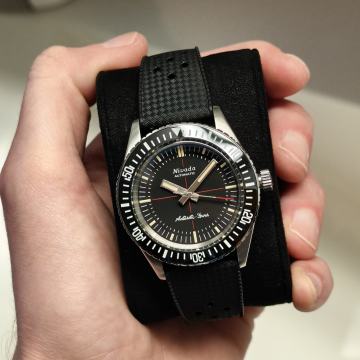 Nivada Grenchen Antarctic Diver Penguin