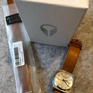 Nixon Time Teller Deluxe