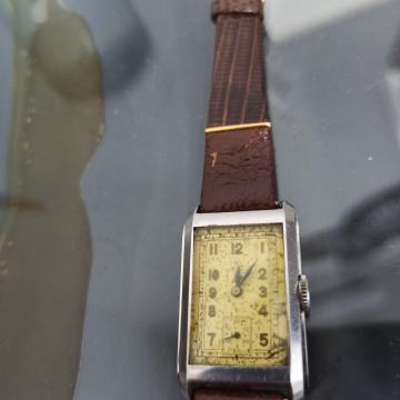 Omega Vintage tank navijač iz 30 tih godina rijedak model Art deco