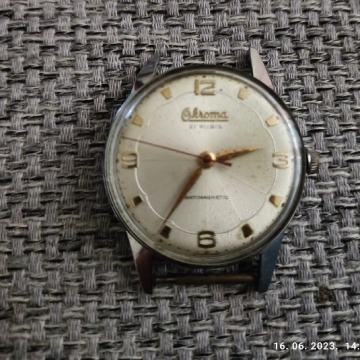 Omikron muški ručni sat