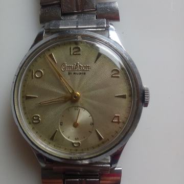 OMIKRON 21 RUBIN, švicarski sat na navijanje