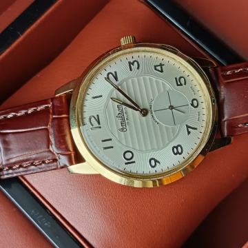 Omikron Jumbo navijač u Mint stanju bijeli cifer