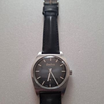 Omikron mehanicki rucni sat