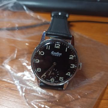 Omikron navijač sa crnim ciferom 17 rubina u Mint stanju