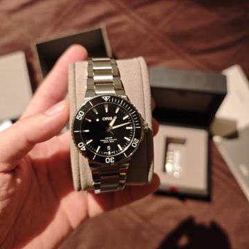 Oris Aquis Date 39.5mm Full set (garancija 10/2028)