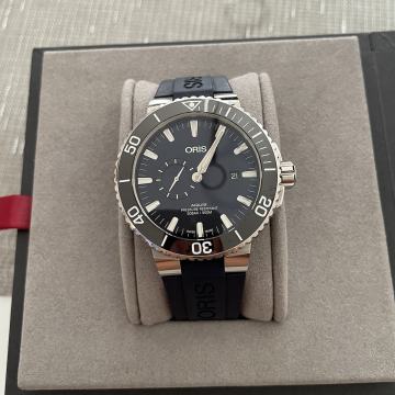 Oris aquis small second 45,5 mm
