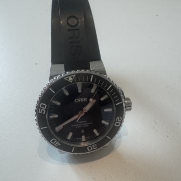 Oris Aquis, super stanje, gumeni remen, 43,5mm