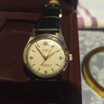 Perret Vintage navijač 17 rubina