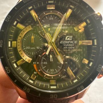 Prodajem CASIO SOLAR u odličnom stanju otporan na dubinu od 100 metara