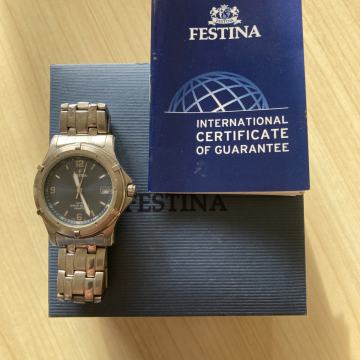 Prodajem festina sat