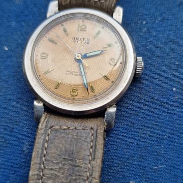 Prodajem m. sat ANKER 17 sat je ispravan 40€.