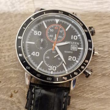 Prodajem m. sat CITIZEN u super stanju bateriski orginal 65€.