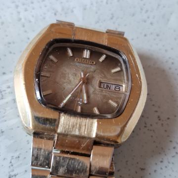 Prodajem m. sat stari SEIKO automatic ispravan 45€.