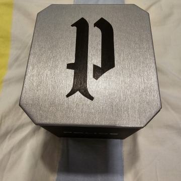 PRODAJEM MUŠKI SAT POLICE