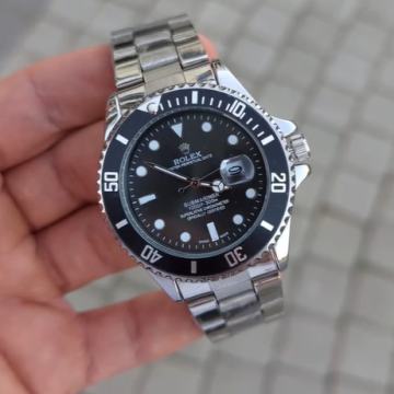 Prodajem Muski sat Rolex.