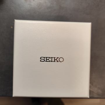 Prodajem muški sat SEIKO, NOVO