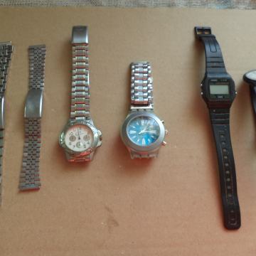 Prodajem narukvice satova sa slike