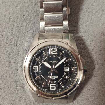 Prodajem sat Casio